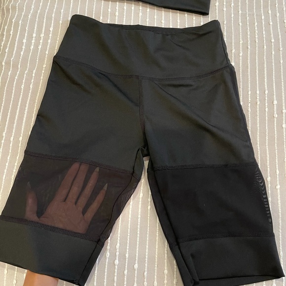 Mesh Panel Workout Set - Picture 4 of 5